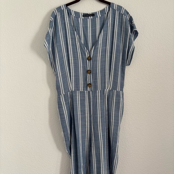 Abercrombie & Fitch Size Large Blue/White Striped Short Sleeve Jumpsuit - Picture 1 of 6